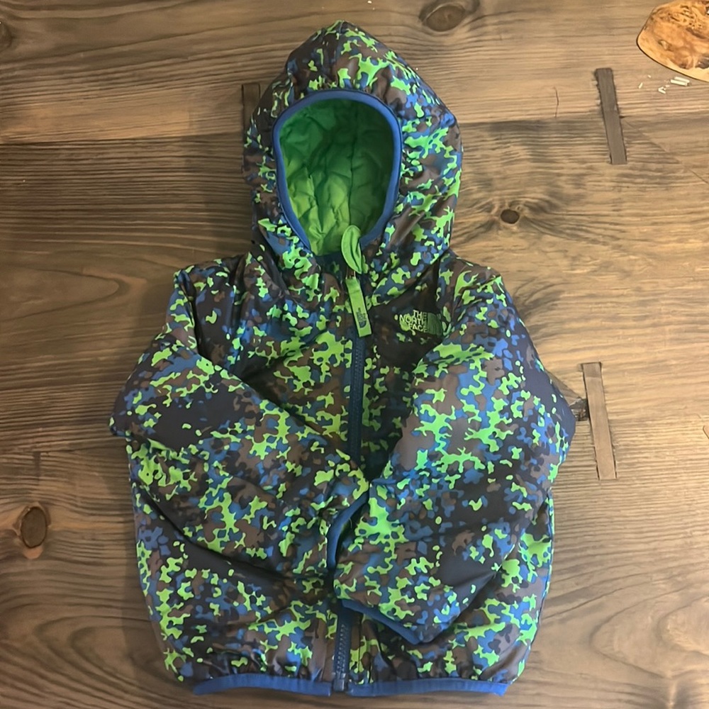 Northface boys green camp reversible jacket